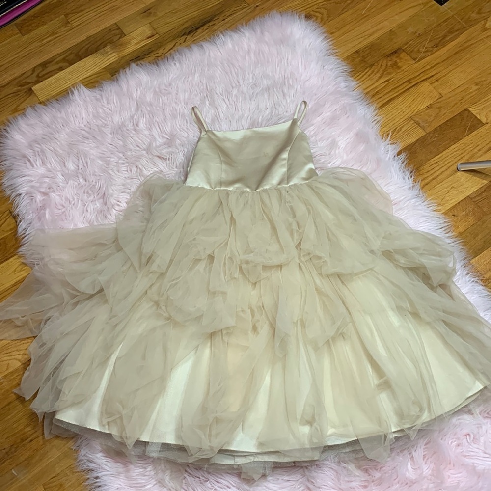 Flower 🌸 girl 👧🏻 dress. Champagne color Worn once during wedding/reception
